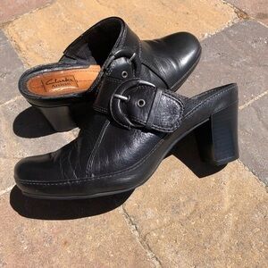 Clarks Women’s Artisan Heeled Black Leather Mules w Buckle Comfort Soles Size 7